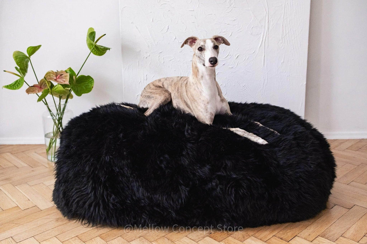 Oval Sheepskin⢠Luxury Pet Bed