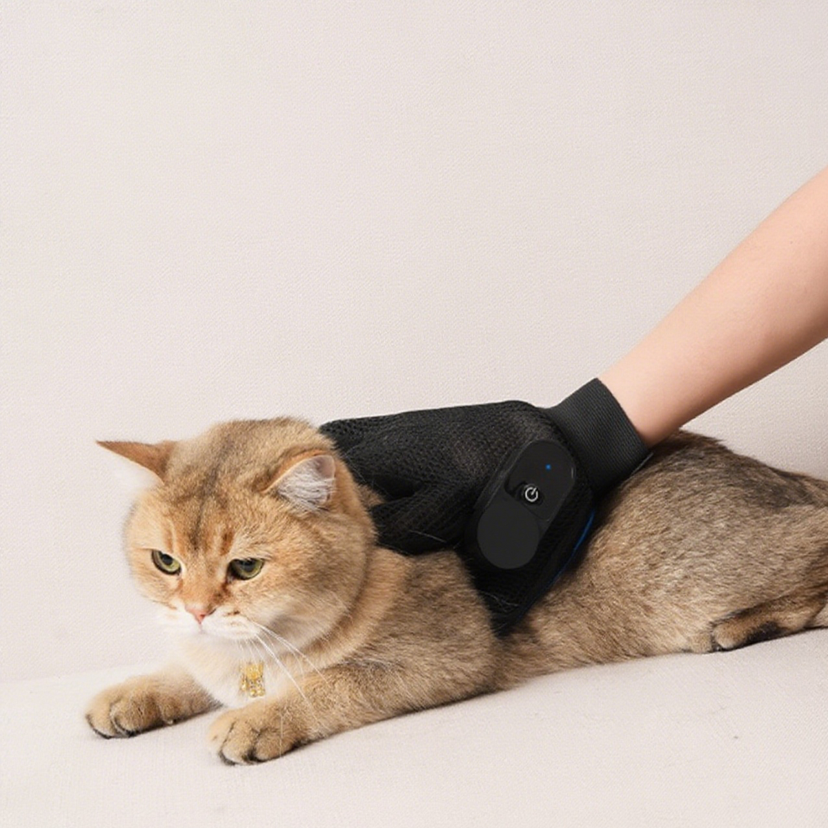 Milou &amp; Lumi Pet Grooming Spray Glove for Hair Removal and Massage