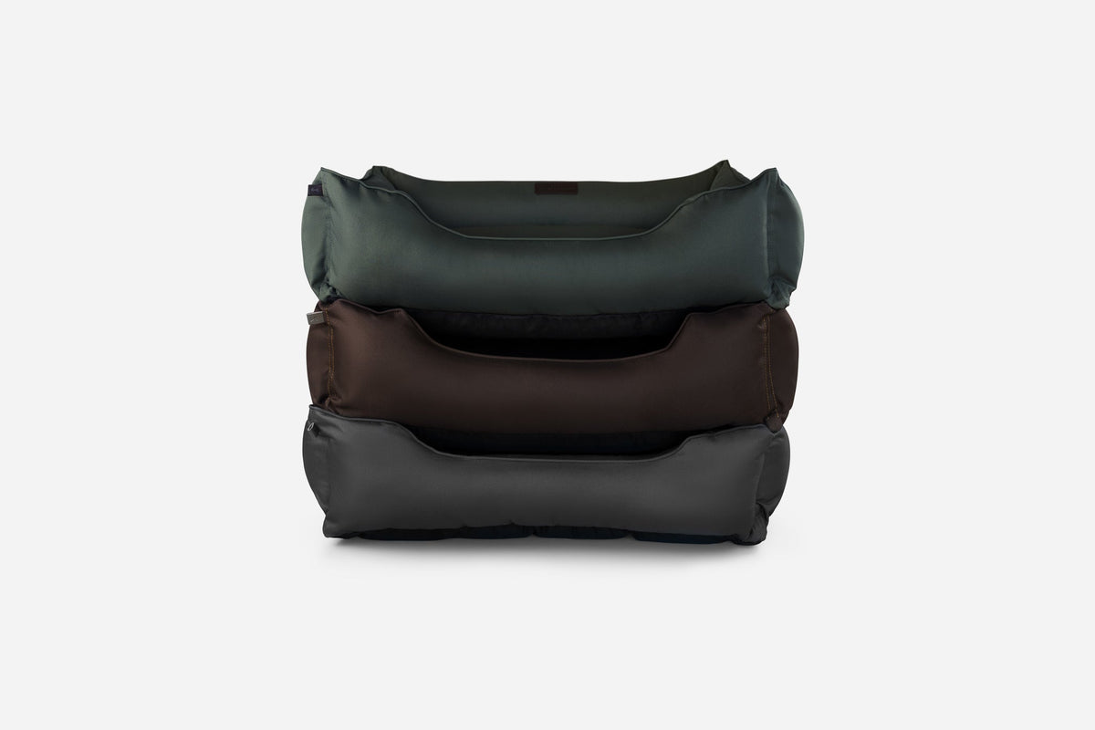 Chester &amp; Lee | Waterproof Sleeper Dog Bed Gray