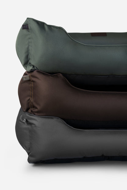 Chester &amp; Lee | Waterproof Sleeper Dog Bed Gray